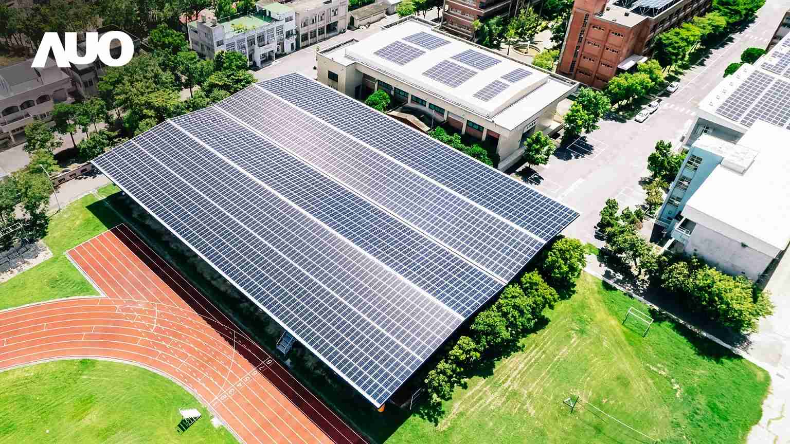 森林舞会SunSteel光电整合型浪板具备快速安装、、轻量化优势，，，可提升15%发电效能，，，通过国际IEC与台湾VPC认证安全、、、、防漏、、、耐候标准